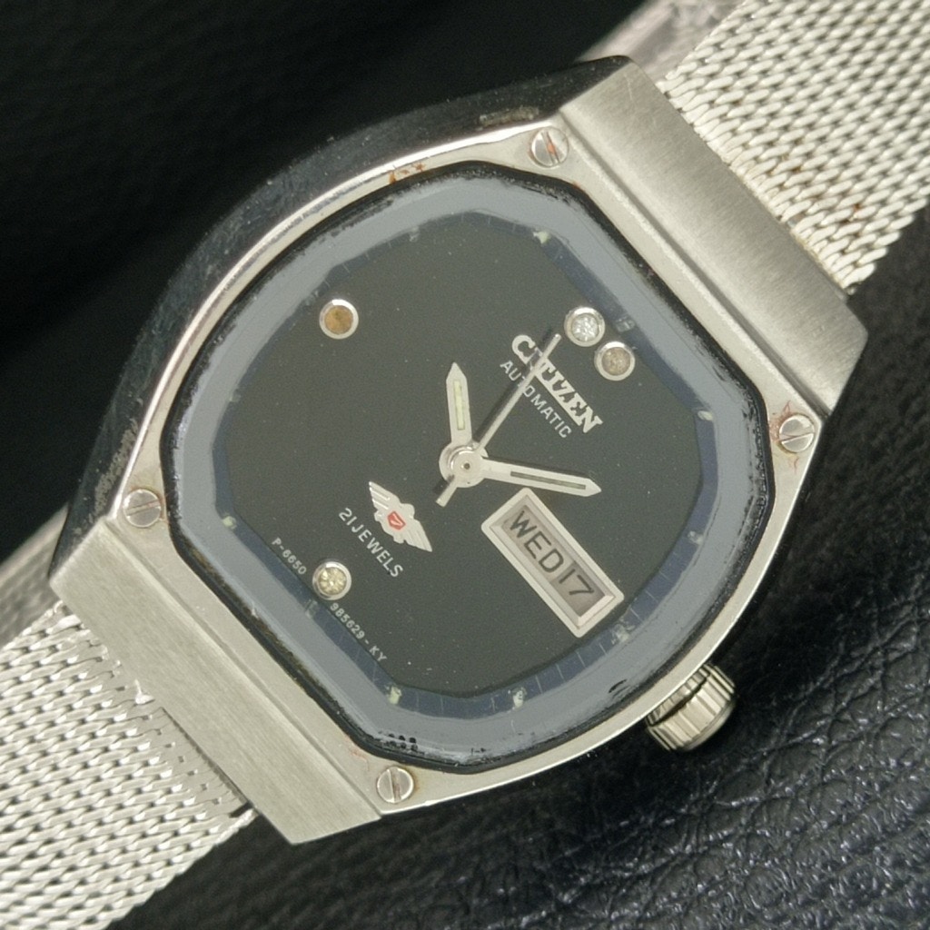 Vintage 1973 Citizen Automatic Womans Silver Watch WDaydate  Black Accents